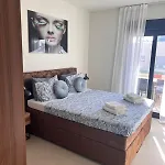 Mediterranean Garden Holidays 아파트 *
