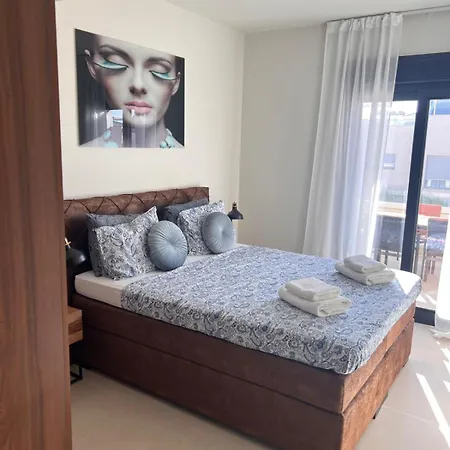 Mediterranean Garden Holidays Appartement *